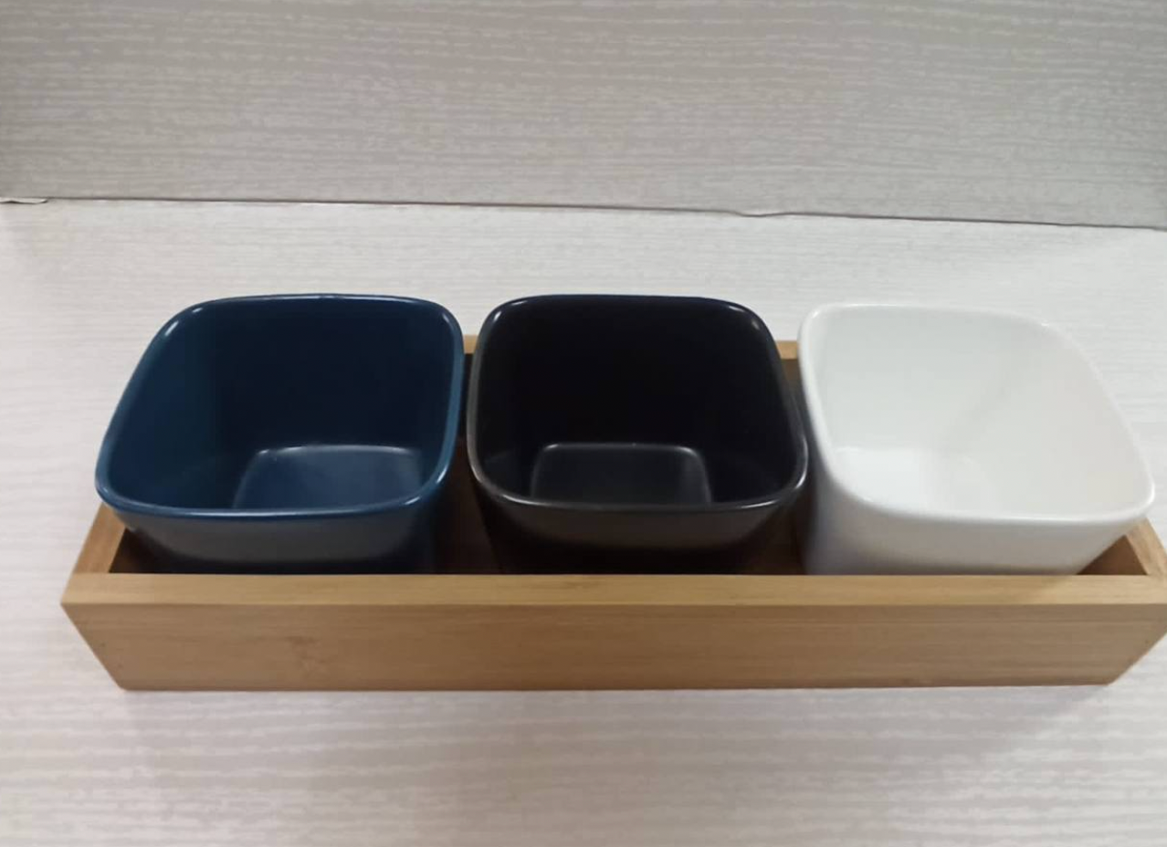 Набор блюд 1/4 на подставке с крышками п/у