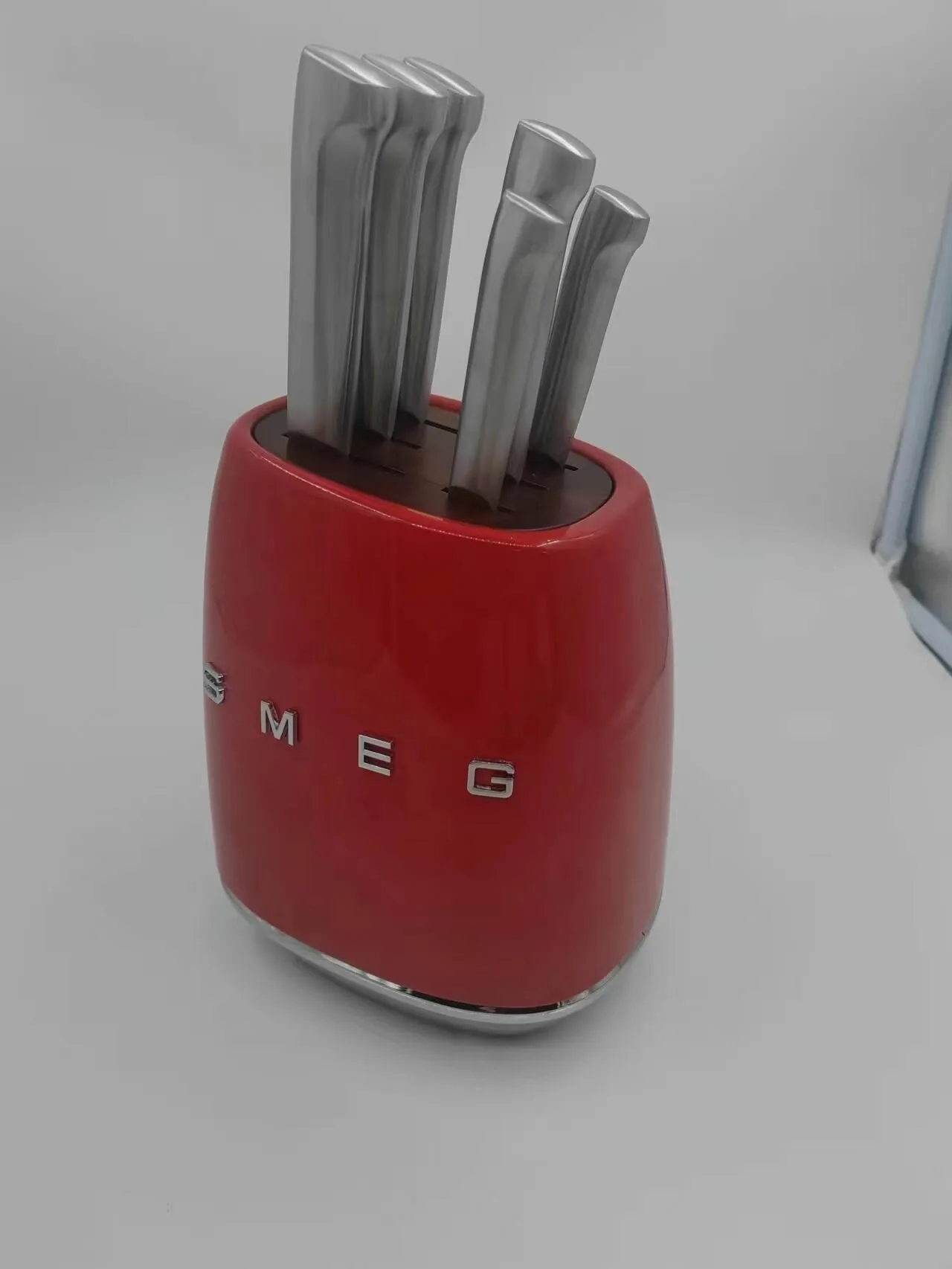 Ножи Smeg красный